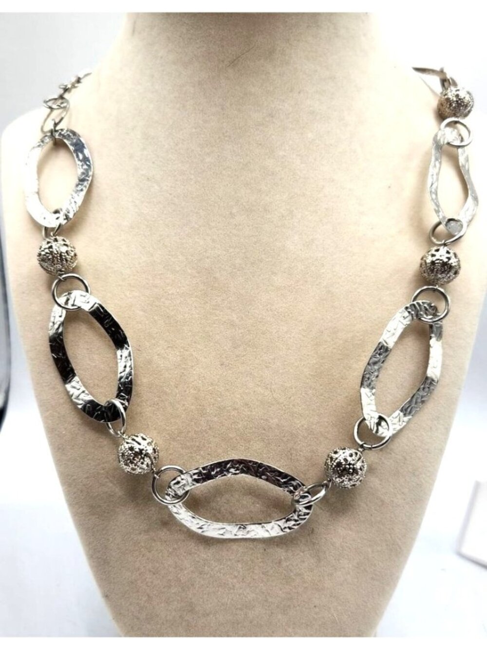Hammered Silver-Tone Oval Link Necklace With Textured Beads Adjustable Length